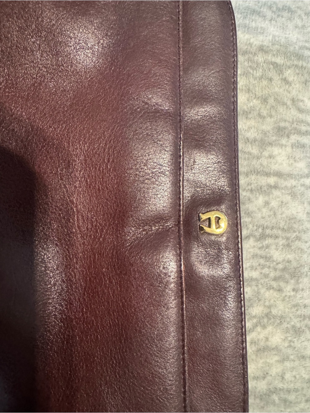 Etienne Aigner Burgundy Leather Crossbody Bag with Coin Pouch - Picture 2 of 10